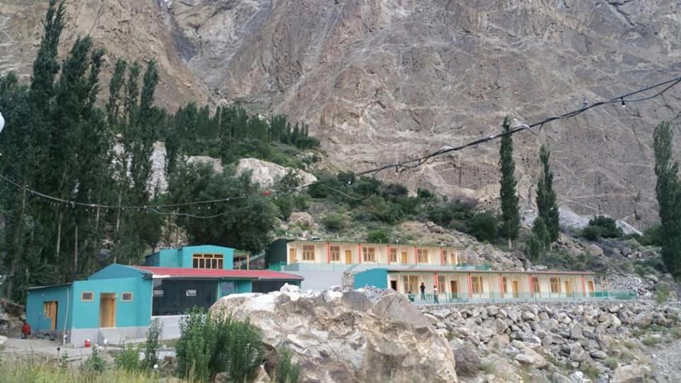 Eden Lake View Hotel Karimabad  Exterior photo